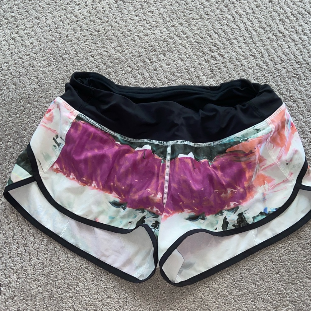 lululemon speed up shorts size 6